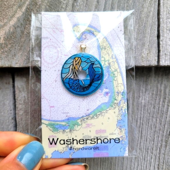 Mermaid Necklace Pendant 🐚🧜‍♀️🌊 - Picture 2 of 7